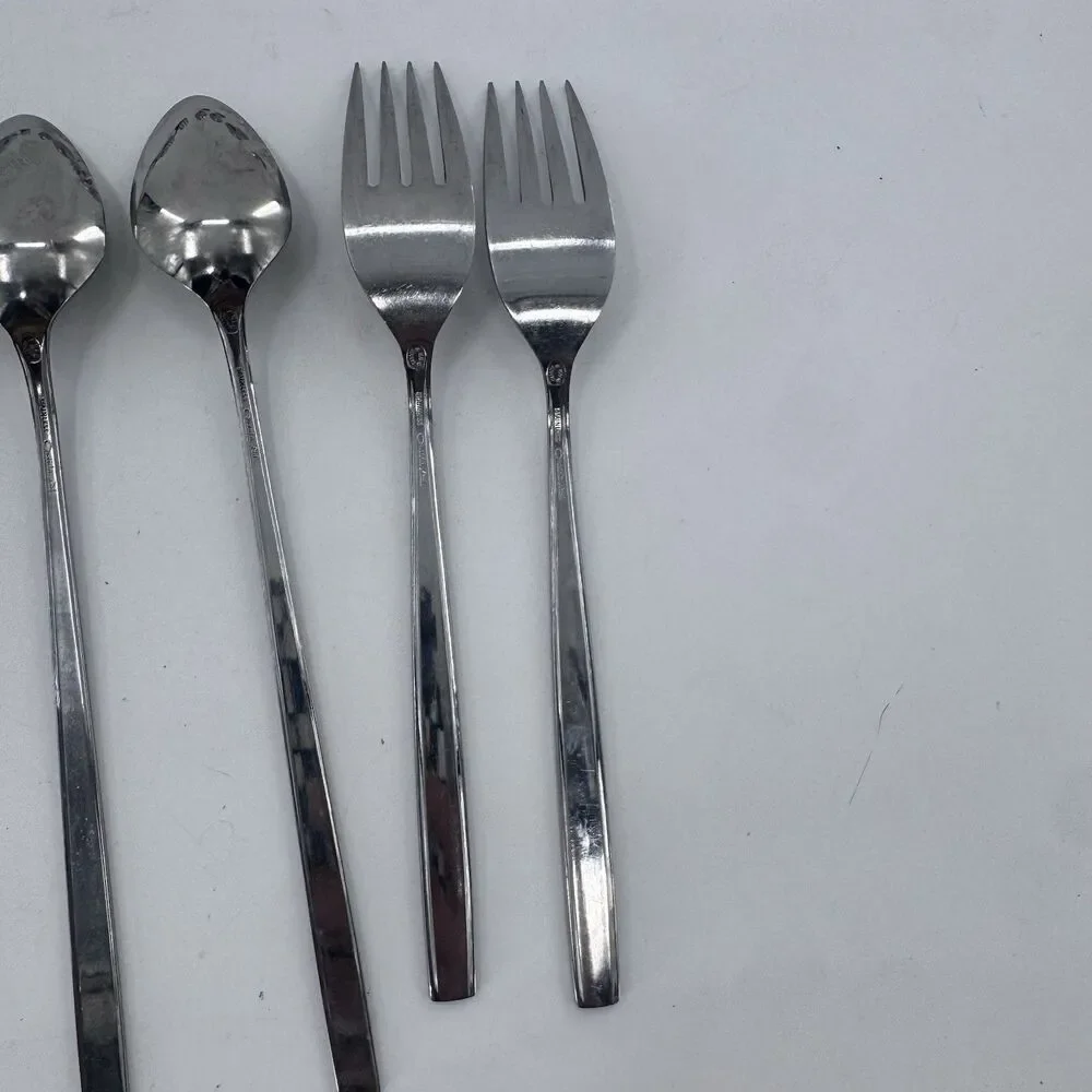 Lot of 17 1881 Rogers Oneida Ltd Melissa pattern stainless Forks Knives Spoons